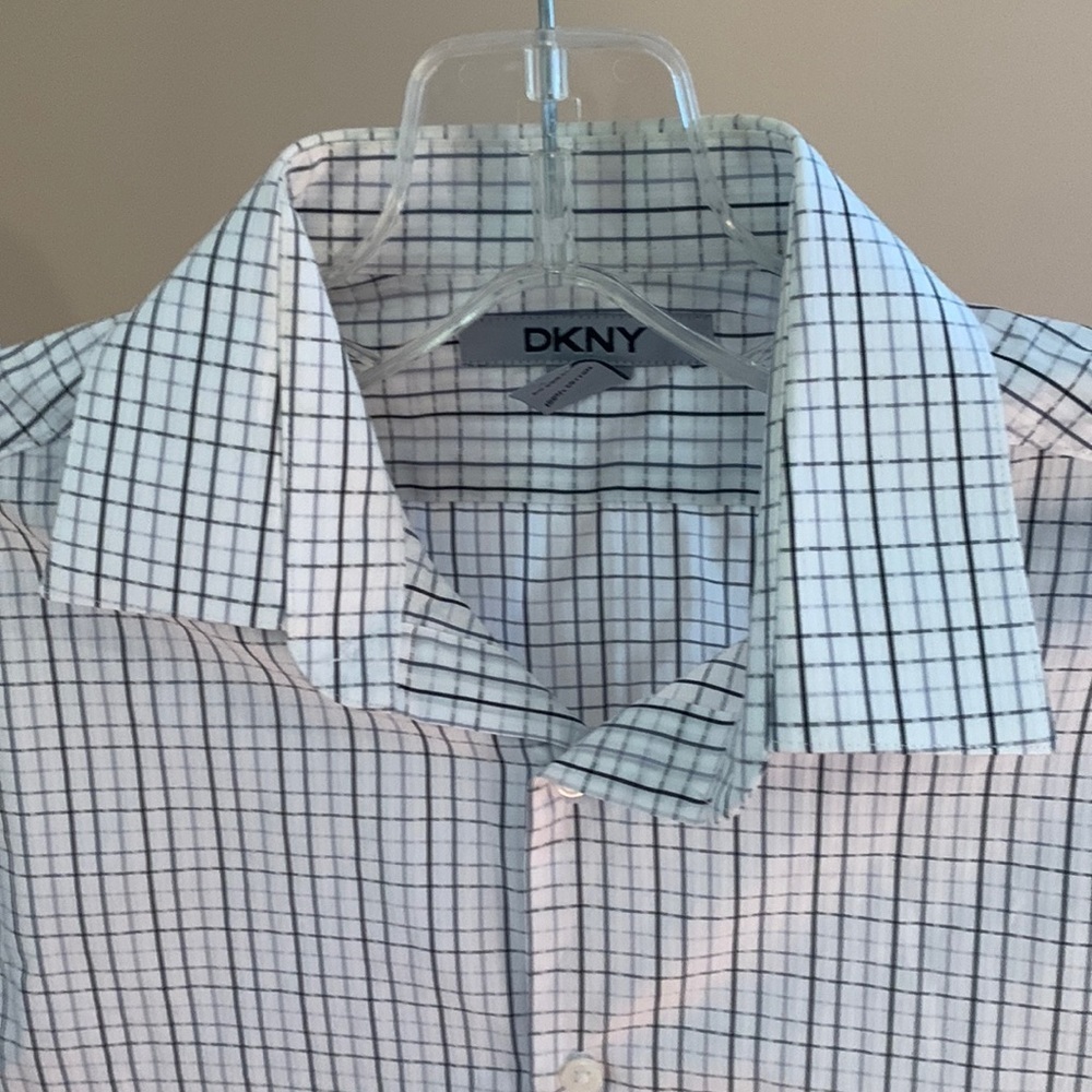DKNY BOTTON DOWN SHIRTS SZ16